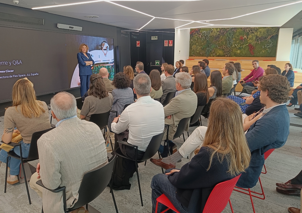Teresa Císcar en evento presentación del estudio de datos de coworking 2025