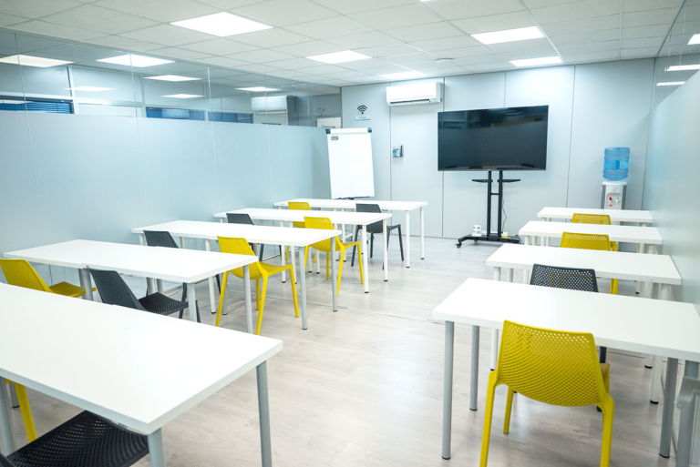 sala polivalente formacion 768x513