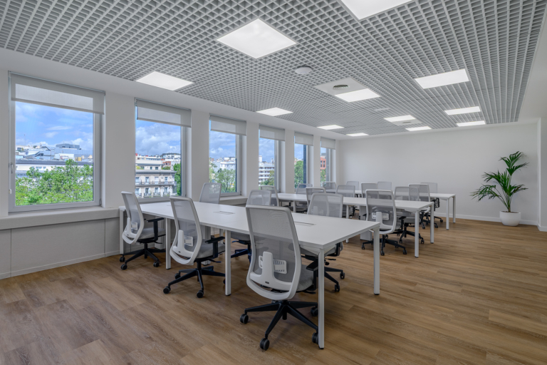 03. Oficina Privada con Luz natural 768x512