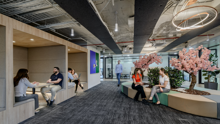 04. Zona Open Meeting Lounge Area 768x432