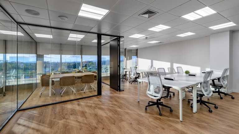 05. Oficina Privada Personalizada con Sala de Reuniones 768x432
