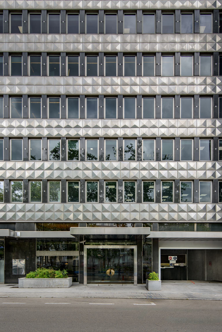 14. Acceso al edificio 768x1151