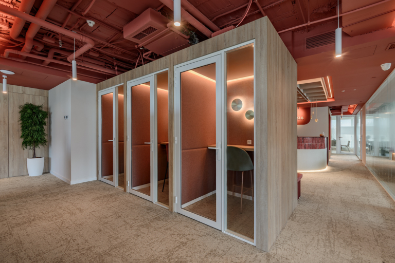 Cabina de llamadas 768x512